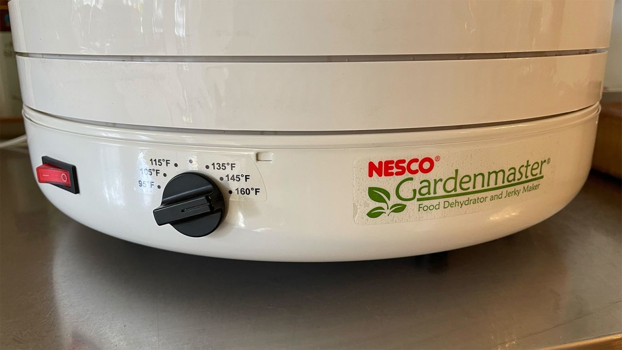 The Nesco Gardenmaster’s controls are simple — just a power switch and a knob to adjust the thermostat — but plenty to get good results every time.