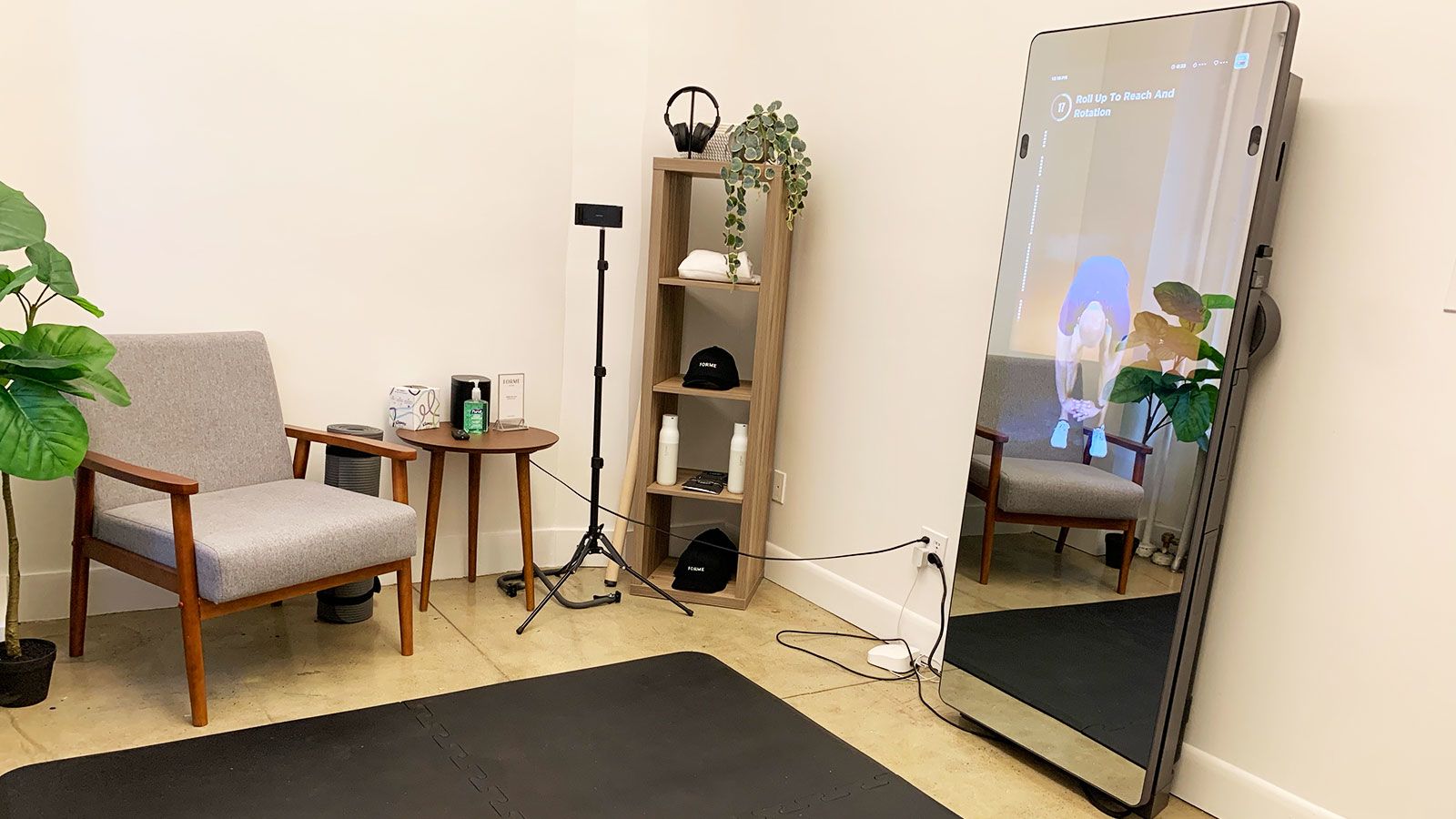 Forme Fitness Mirror Uses AI, Live Trainers for At-Home Workouts