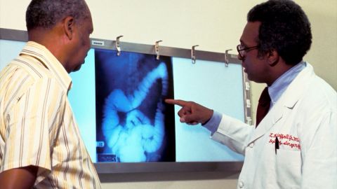 FSTHM CANCER COLORECTAL.00_00_11_06.Still001.jpg