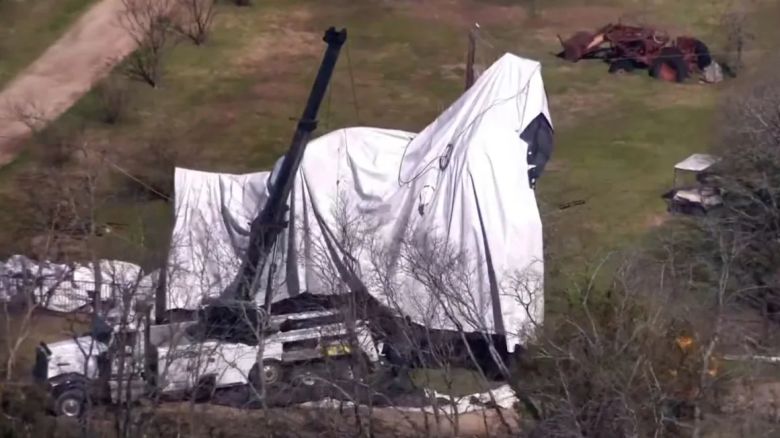 Los fuertes vientos de una tormenta reciente en el sur hicieron que un dirigible de vigilancia de Aduanas y Protección Fronteriza de Estados Unidos volara casi 48 kilómetros antes de estrellarse en Quinlan, Texas.