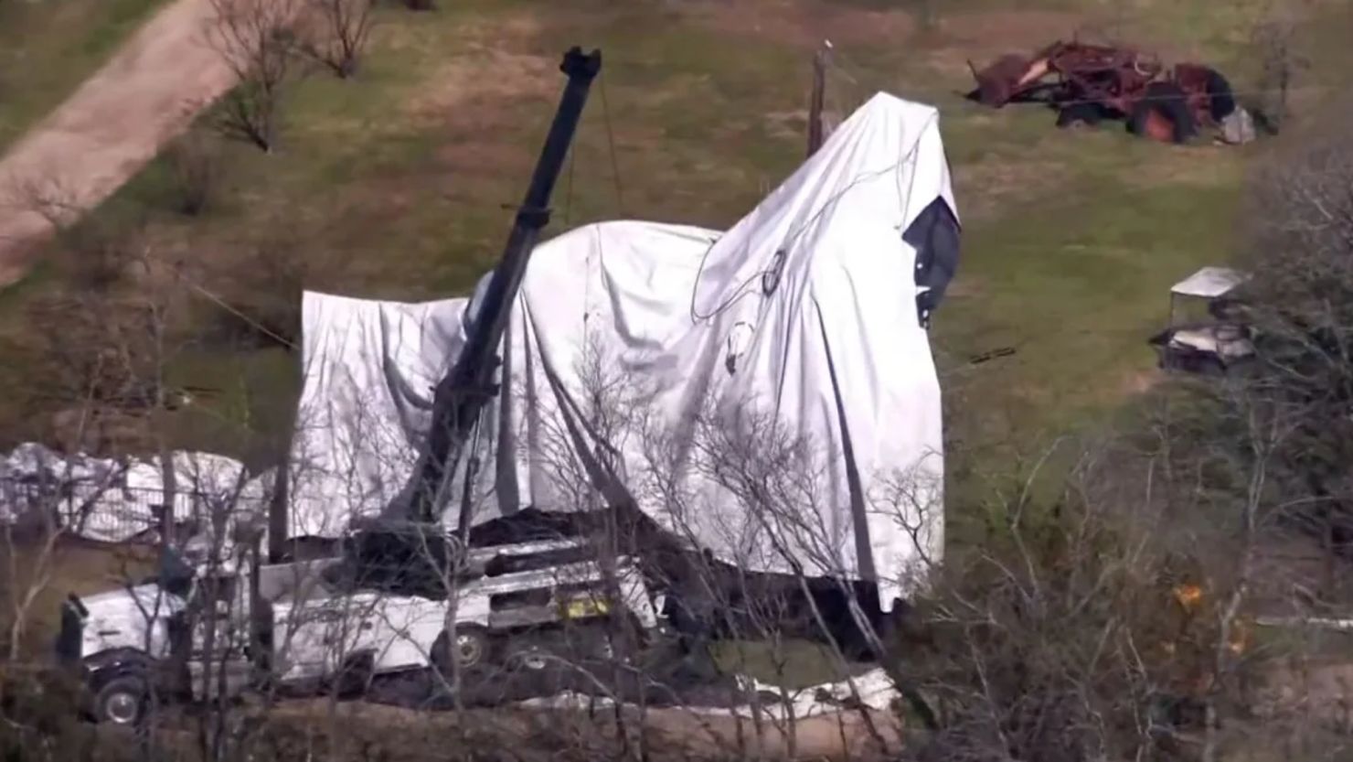 Los fuertes vientos de una tormenta reciente en el sur hicieron que un dirigible de vigilancia de Aduanas y Protección Fronteriza de Estados Unidos volara casi 48 kilómetros antes de estrellarse en Quinlan, Texas.