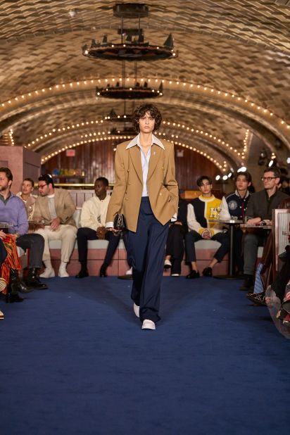 Tommy Hilfiger Set To Return to New York Fashion Week