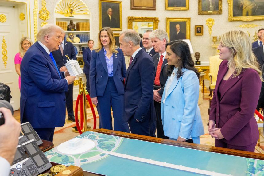 Canadian Minister of Energy Tim Hodgson posted this photo from his meeting with US President Donald Trump in the Oval Office.