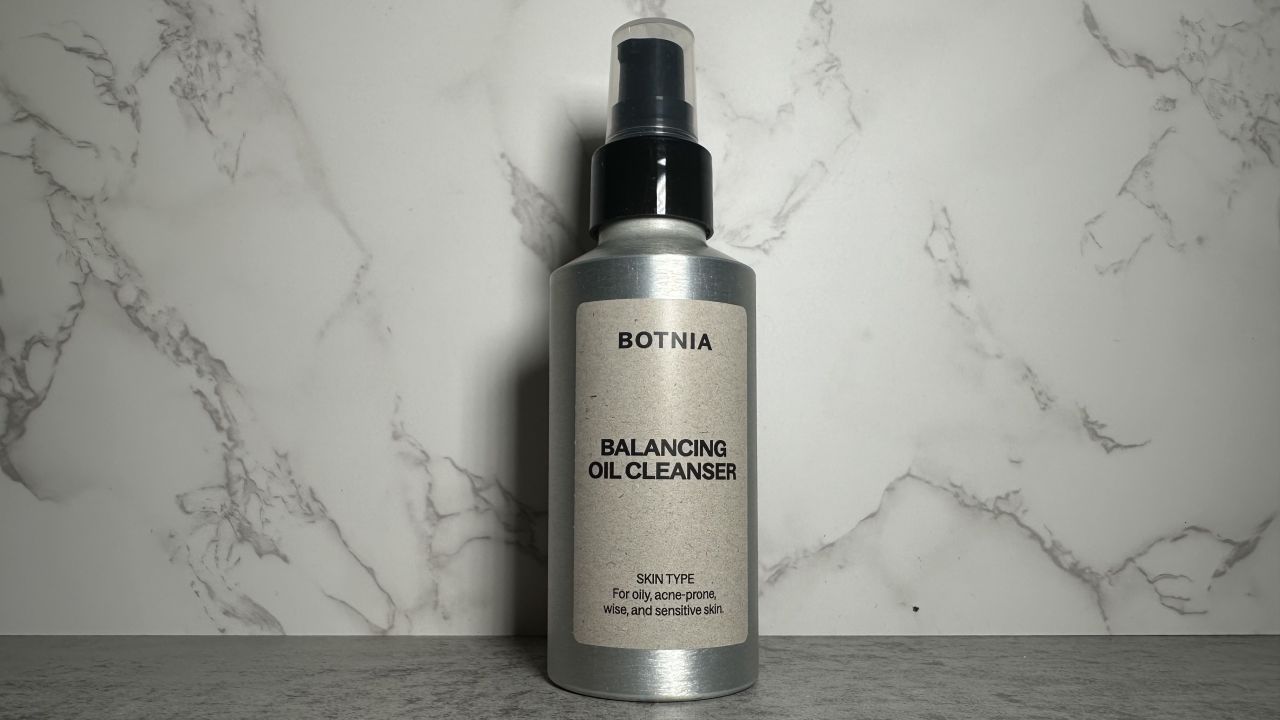 Gabby Botnia Oil Cleanser.jpeg