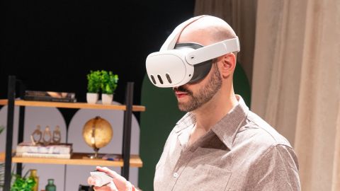 Meta Quest Pro VR Headsets Get Price Cut Amid TikTok Parent Competition -  WSJ