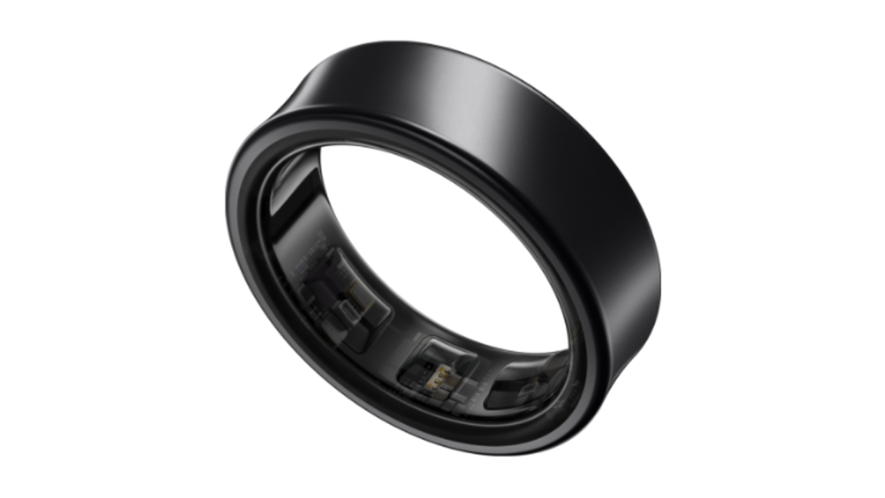 the black Samsung Galaxy Ring