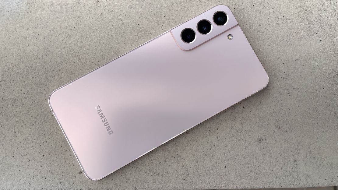Samsung Galaxy S22+ Review: Striking a Balance - Tech Advisor