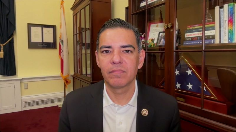 
                            ‘Very disturbing’: Oversight Dem explains why they released new photos and videos of Epstein’s island | CNN