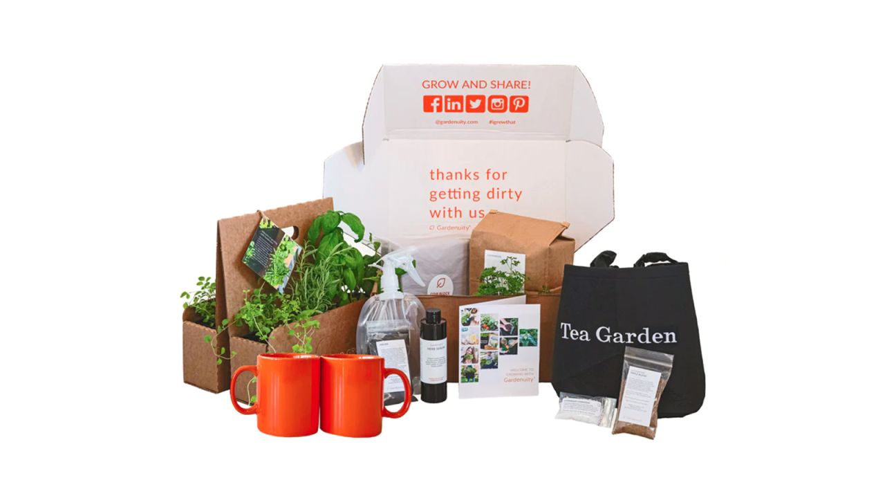 Gardenuity Tea for Two Garden Gift Set cnnu.jpg
