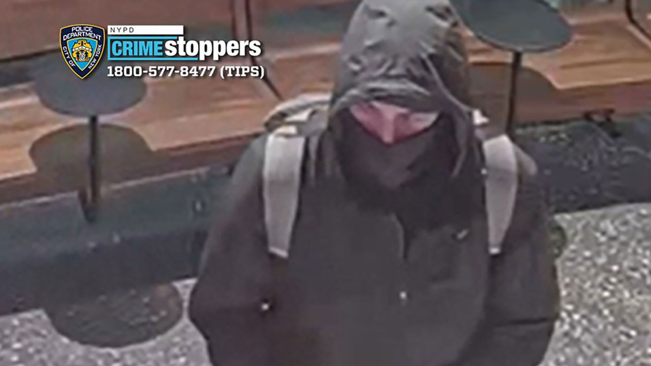 <a href="index.php?page=&url=https%3A%2F%2Fx.com%2Fnypdnews%2Fstatus%2F1864396142819078324%3Fs%3D46" target="_blank">NYPD on X: </a>"These are additional images of the suspect sought in connection to this morning's homicide. If you have any information about this incident, the suspect, or his location please contact <a href="index.php?page=&url=https%3A%2F%2Fx.com%2FNYPDTips" target="_blank">@NYPDTips</a> at 1(800)577-TIPS."