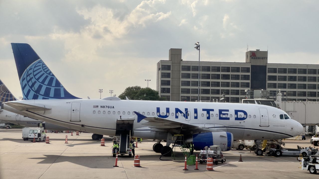 A United Airlines Airbus A319 in Houston, Texas