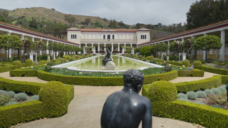 https://media.cnn.com/api/v1/images/stellar/prod/getty-villa-1-20250731214105566.jpg?c=16x9&q=w_800,c_fill