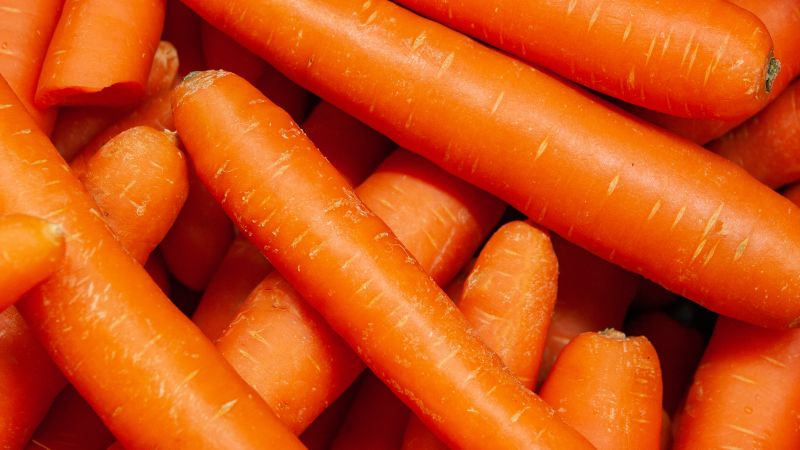 Read more about the article Dozens are sick in E. coli outbreak linked to carrots. Here’s what to know about symptoms and how it spreads – CNN