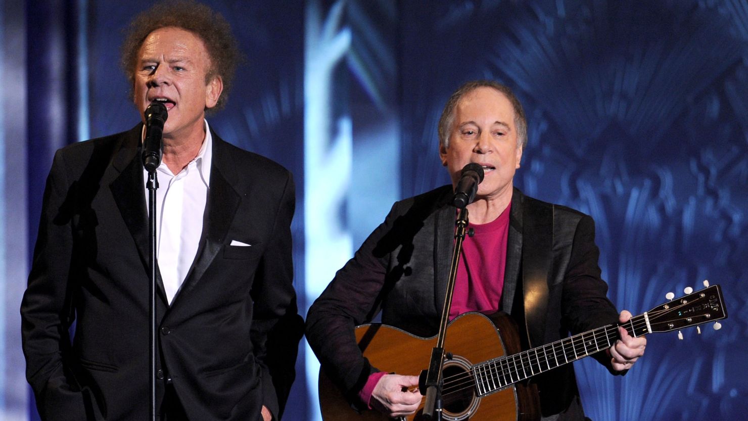 Art Garfunkel recalls emotional reunion with Paul Simon 'to make amends' |  CNN