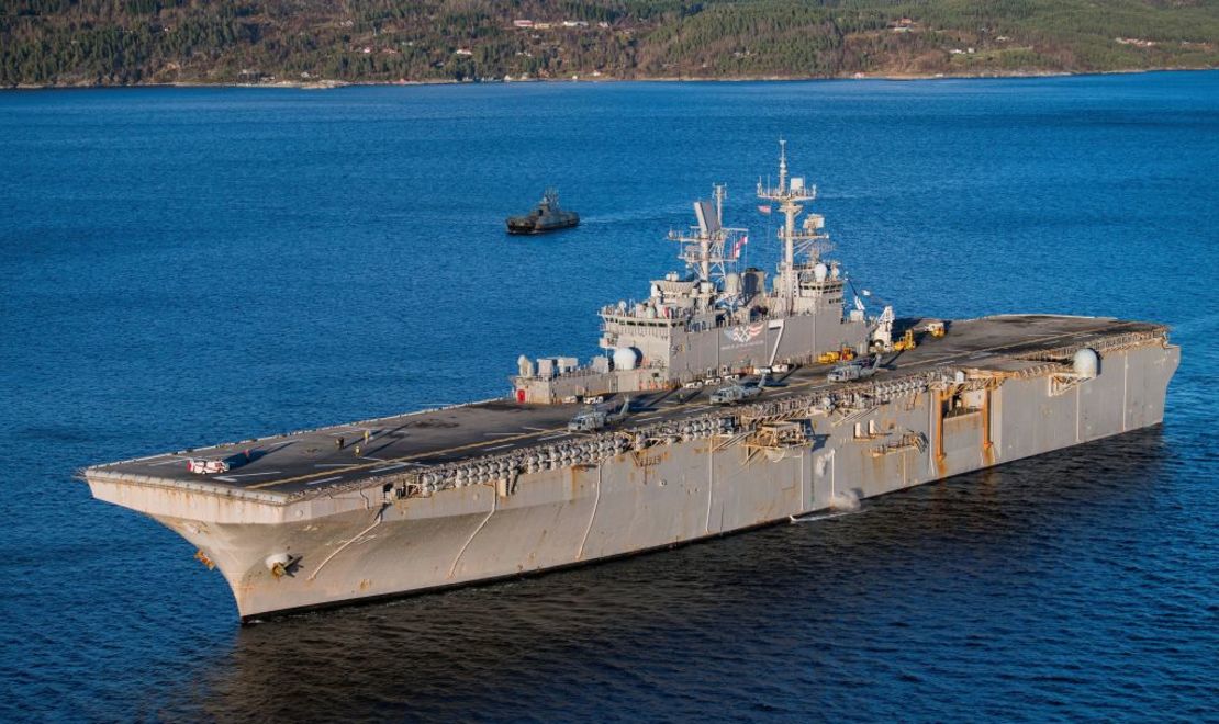 El buque de asalto anfibio USS Iwo Jima en Trondheim, Noruega, el 29 de octubre de 2018.