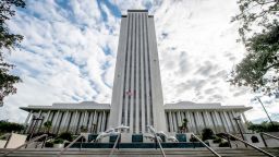 Una vista del edificio del Capitolio del Estado de Florida.