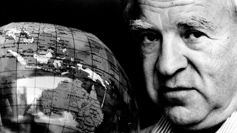 Arthur Frommer, travel writer and guidebook publisher, dead at 95 | CNN