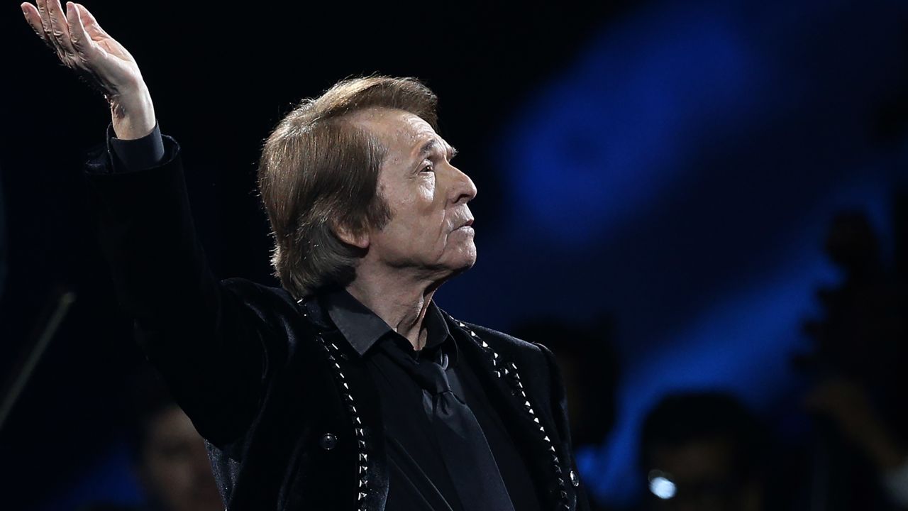 Spanish singer Raphael performs during the 60th Vina del Mar International Song Festival in Vina del Mar, Chile, on February 25, 2019. (Photo by Claudio REYES / AFP)        (Photo credit should read CLAUDIO REYES/AFP via Getty Images)