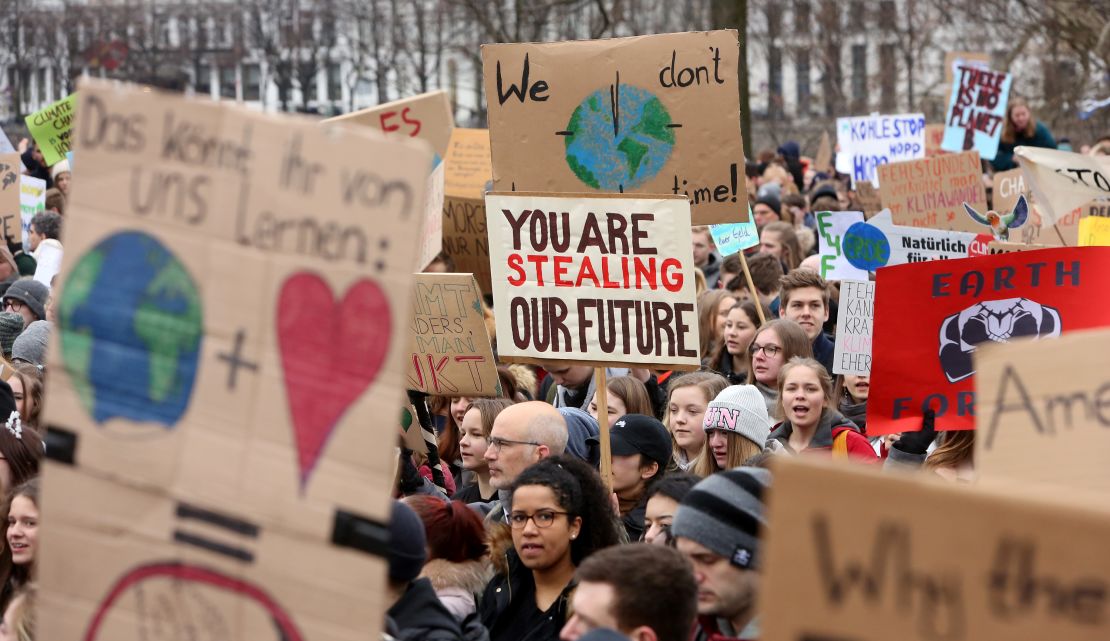 High school students demonstrate against global warming on March 1, 2019 in Hamburg, Germany.