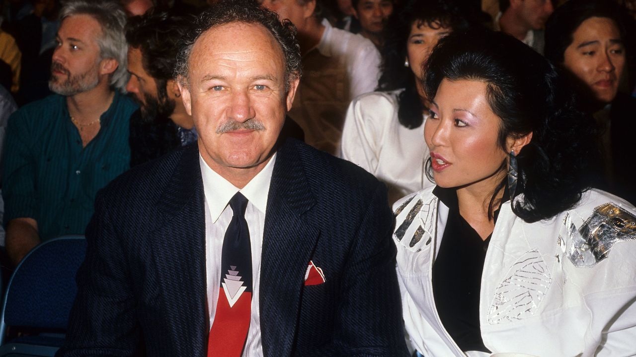 (From left) Gene Hackman and wife Betsy Arakawa in Los Angeles in 1986.
