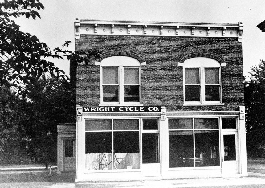 Orville and Wilbur Wrights' bicycle shop, the Wright Cycle Company, in Dayton, Ohio, 1937. The site is now part of the national park complex dedicated to the Wright Brothers.