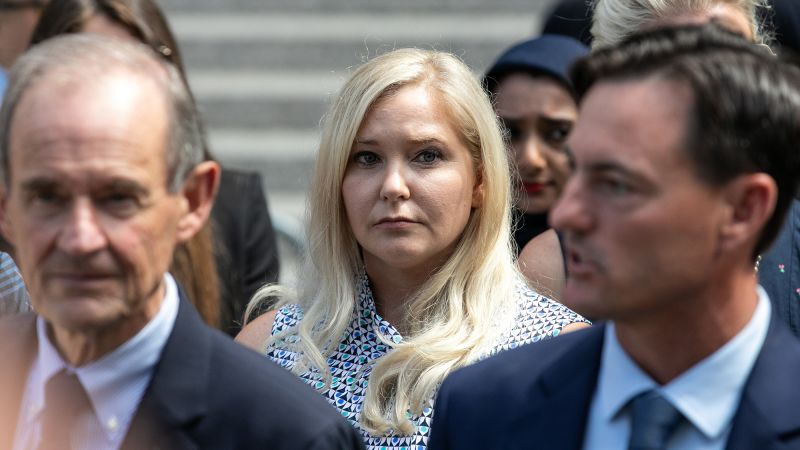 Вижте всички теми Връзката е копирана Следвайте Вирджиния Джуфре се