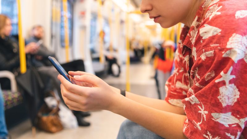 ‘Bare beating’: The annoying public transport trend driving commuters crazy