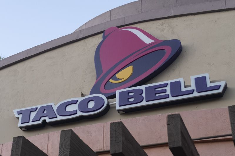 Multiple Taco Bell locations in Oakland have closed dining rooms