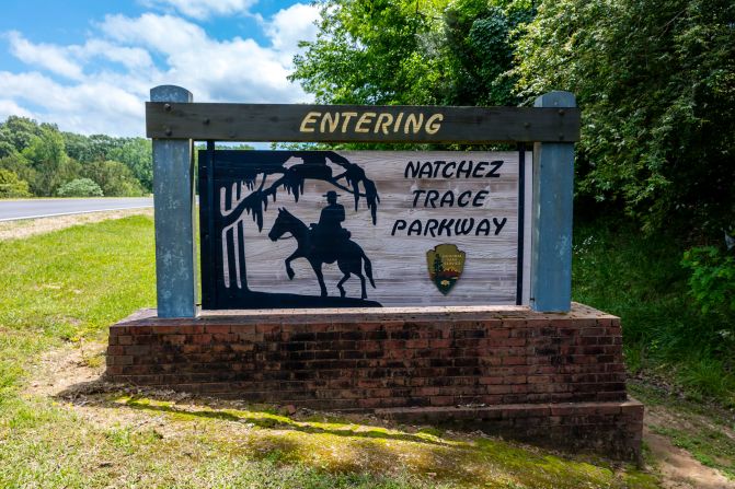 <strong>8. Natchez Trace Parkway:</strong> This 444-mile ribbon of beauty goes through Mississippi, Alabama and Tennessee.