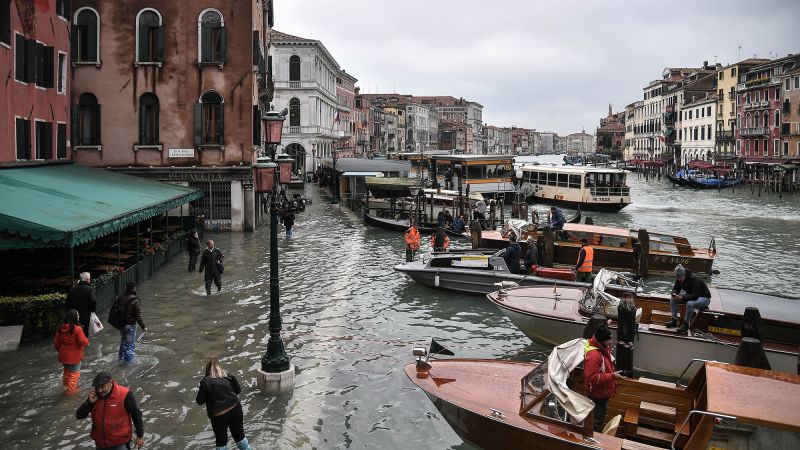 Venice is sinking. Now there’s a radical plan to lift the entire city above rising floodwaters