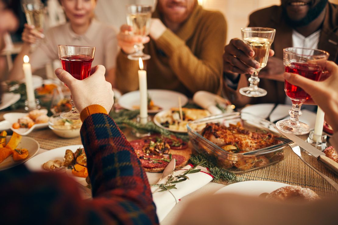Keeping track of how much you are drinking can help you cut back on the number of drinks you consume on a weekly basis.