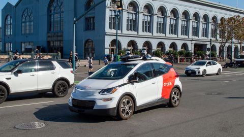 05 November 2019, US, San Francisco: A robot car of the General Motors subsidiary Cruise is on a test drive.