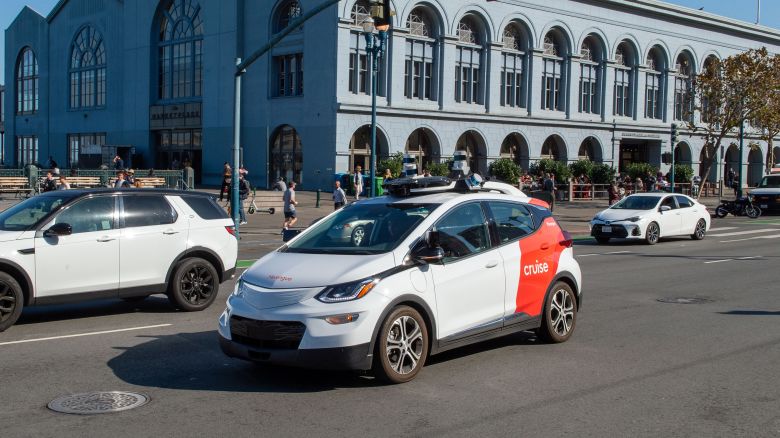 05 November 2019, US, San Francisco: A robot car of the General Motors subsidiary Cruise is on a test drive.