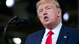 El presidente de Estados Unidos, Donald Trump, habla sobre el acuerdo entre Estados Unidos, México y Canadá, conocido como USMCA, durante una visita a Dana Incorporated, un fabricante proveedor de automóviles, en Warren, Michigan, el 30 de enero de 2020.