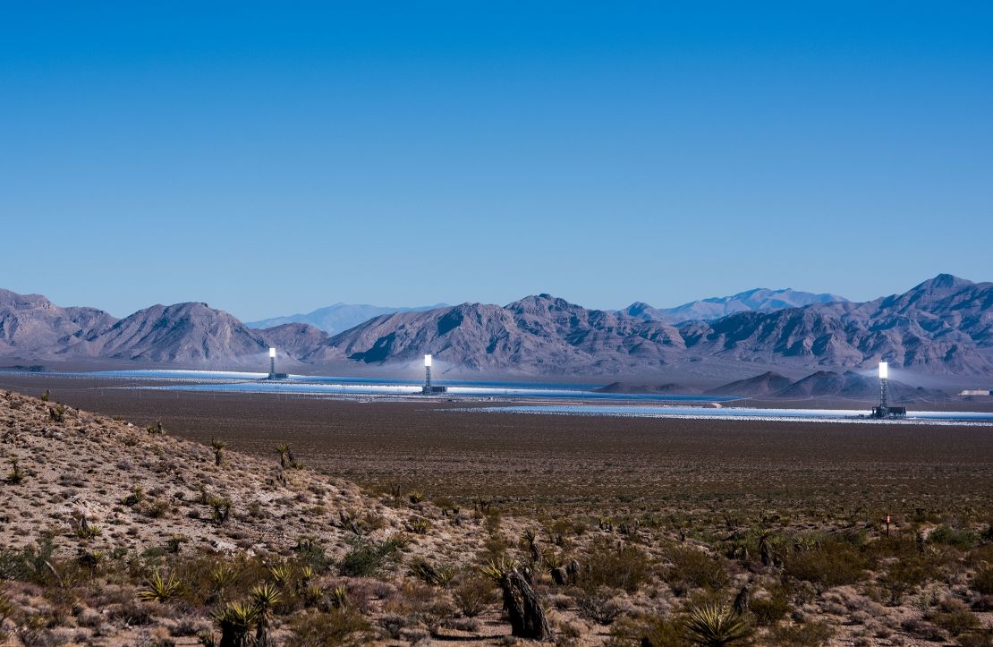 Ivanpah santralinin 2026 yılında kapanmaya başlaması ve arazinin potansiyel olarak farklı bir tür güneş enerjisi için yeniden kullanılabilmesi amacıyla ünitelerin devre dışı bırakılması planlanıyor.