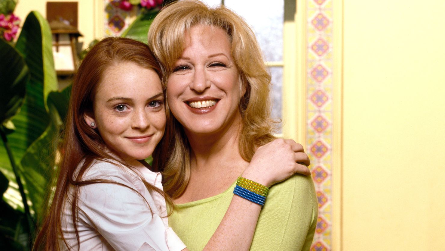  Lindsay Lohan (as Rose), Bette Midler (as Bette) on "Bette," April 1, 2000.