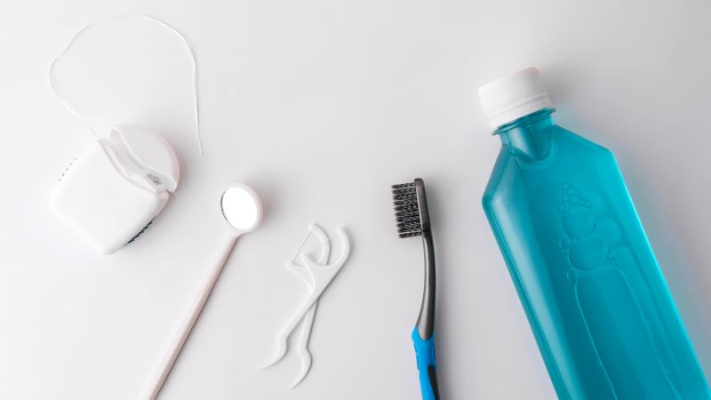 Cleaning your teeth: The proper order for brushing, flossing and mouthwash Cleaning your teeth: The proper order for brushing, flossing and mouthwash