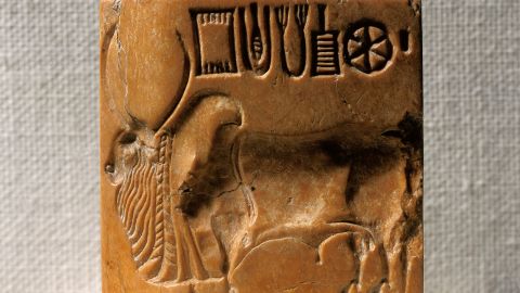 Pakistan, Mohenjo-daro, Steatite seal depicting a zebu.
