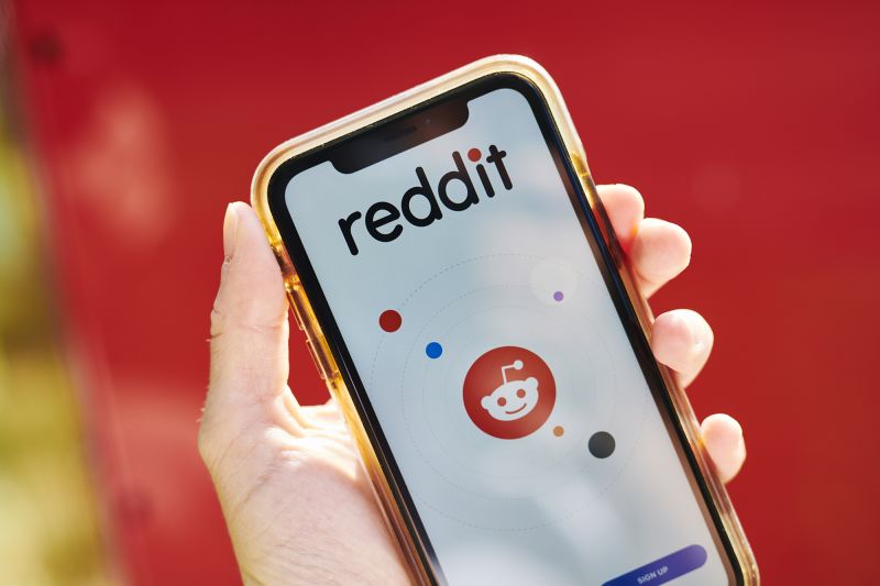 Here s how Reddit users can participate in the company s IPO CNN