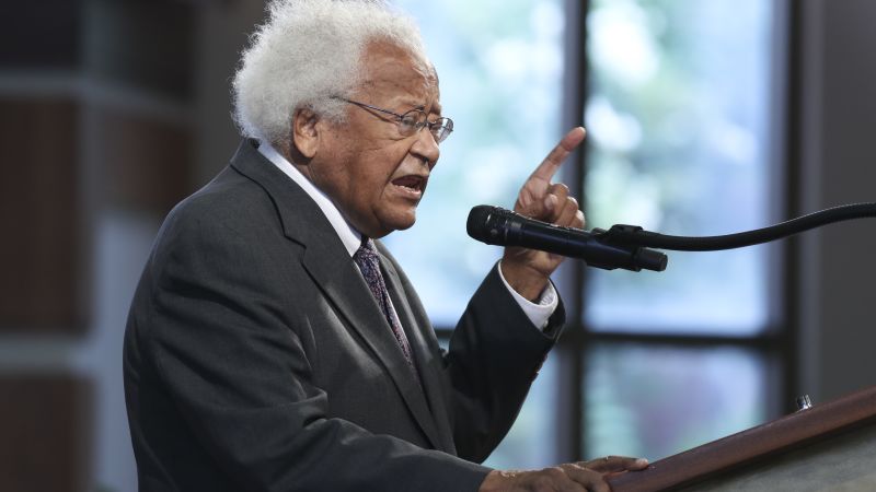 Ícone dos direitos civis Rev.  Pastor diz que James Lawson Jr. morre aos 95 anos