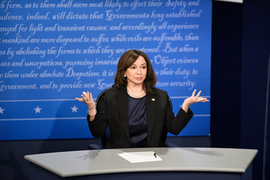 Maya Rudolph sebagai Kamala Harris di 'Saturday Night Live' pada tahun 2020.