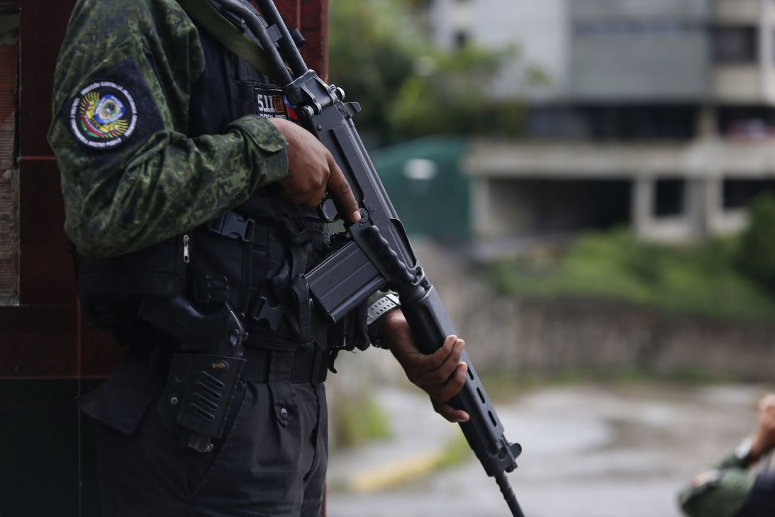 Members of the Special Action Force (FAES) set up a checkpoint in the La Cota 905 area of ​​Caracas on July 9, 2021.