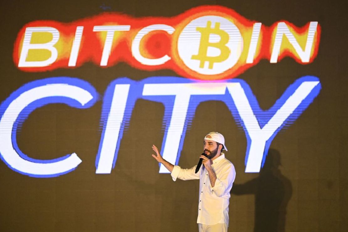 El presidente de El Salvador, Nayib Bukele, durante la conferencia de Latin Bitcoin (LaBitConf) el 20 de noviembre de 2021.