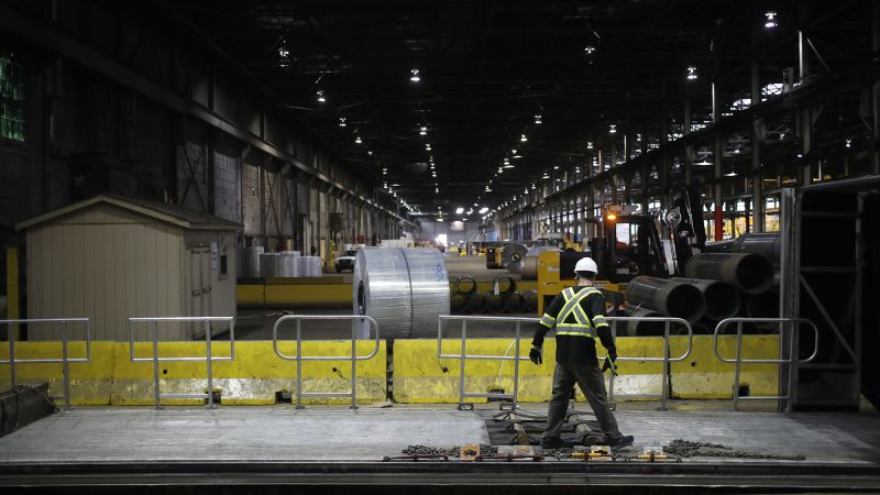 Президентът Доналд Тръмп е на мисия за възстановяване на американската