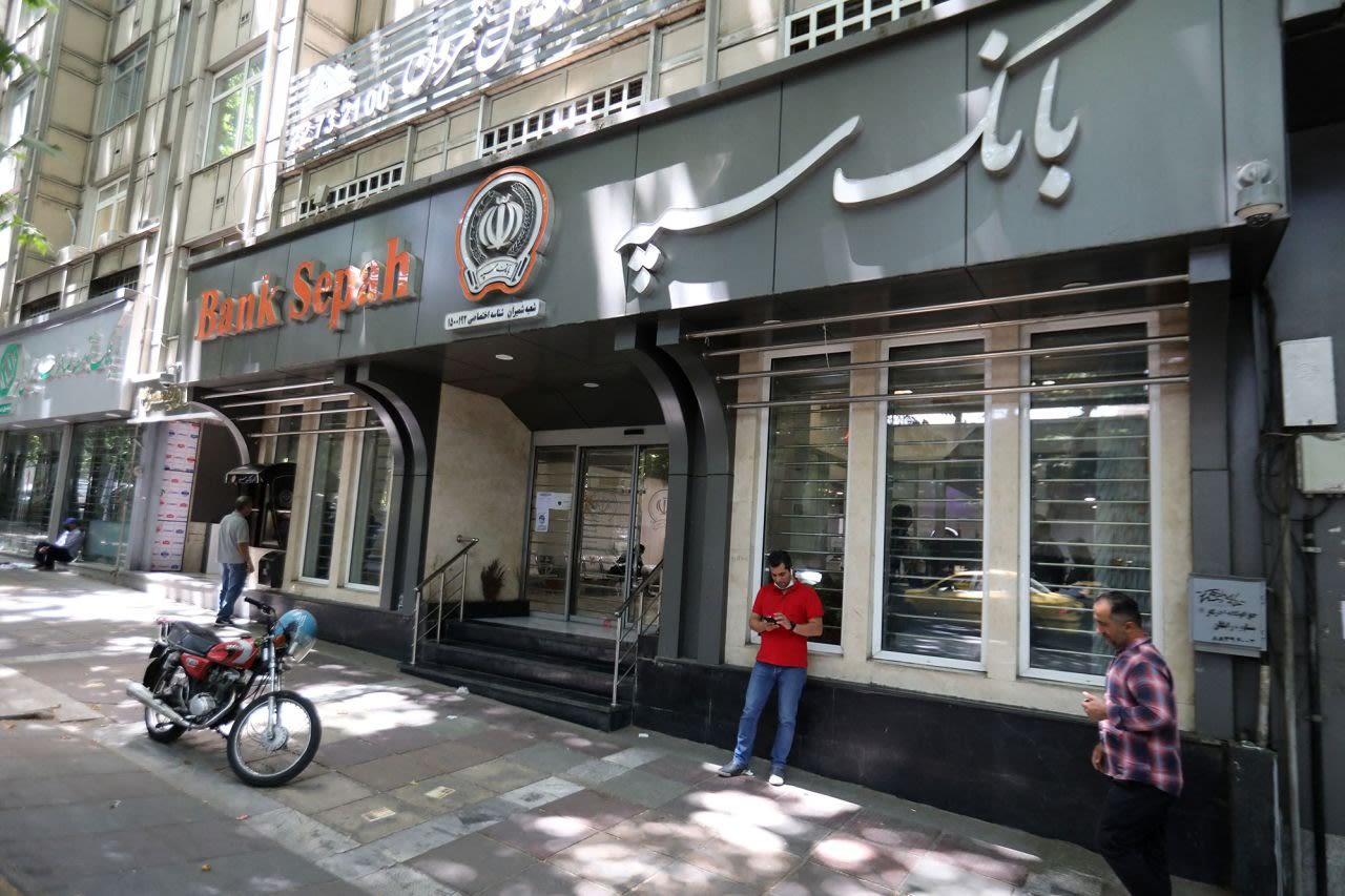 Banco Sepah en Teherán, Irán, el 15 de junio de 2022.