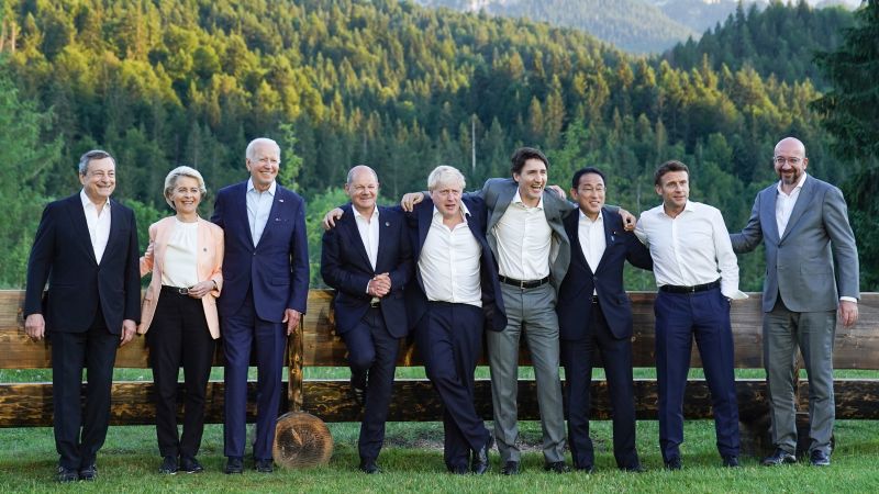 Opinion: The G7 ‘family photo’ of world leaders tells a bigger story