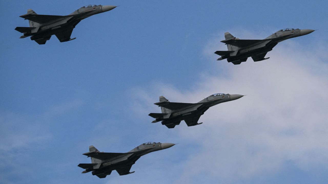 Russian-made Venezuelan Air Force Sukhoi Su-30MKV multirole strike fighters overfly a military parade to celebrate Venezuela's 211th anniversary of its Independence in Caracas on July 5, 2022. (Photo by Federico PARRA / AFP) (Photo by FEDERICO PARRA/AFP via Getty Images)