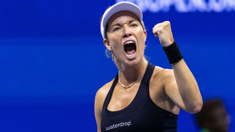 TOPSHOT - USA's Danielle Collins reacts while facing France's Alize Cornet during their 2022 US Open Tennis tournament women's singles third round match at the USTA Billie Jean King National Tennis Center in New York, on September 3, 2022. (Photo by COREY SIPKIN / AFP) (Photo by COREY SIPKIN/AFP via Getty Images)