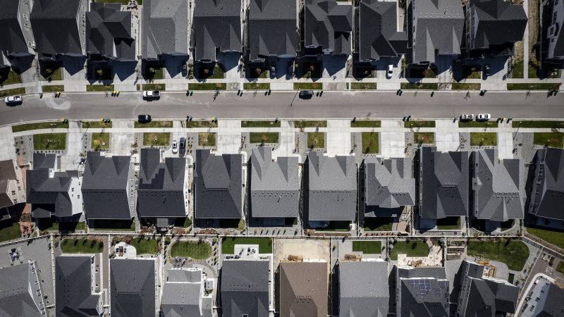 America’s largest real estate brokerages are fighting over private listings
