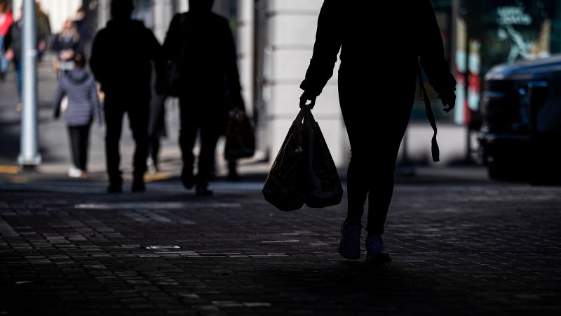 Вижте всички теми Връзка копирана Следвайте Повишеният тариф на президента